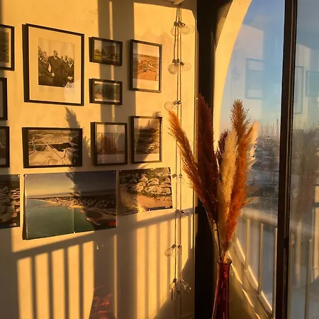 Sur Le Port B 라그랑모트