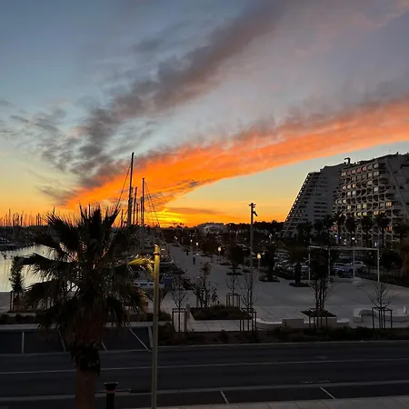 Sur Le Port B